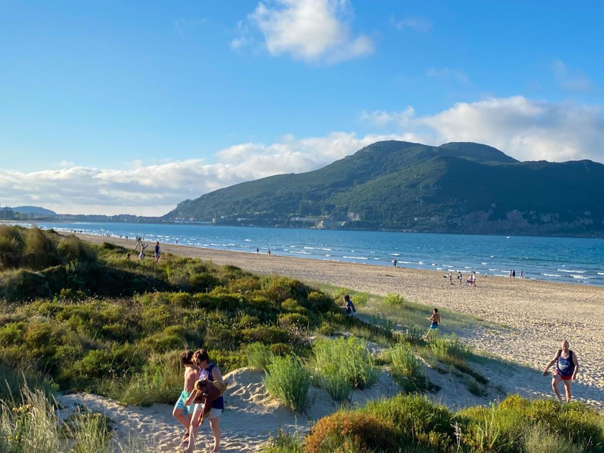 Piso Primera Linea De Playa Laredo Zewnętrze zdjęcie